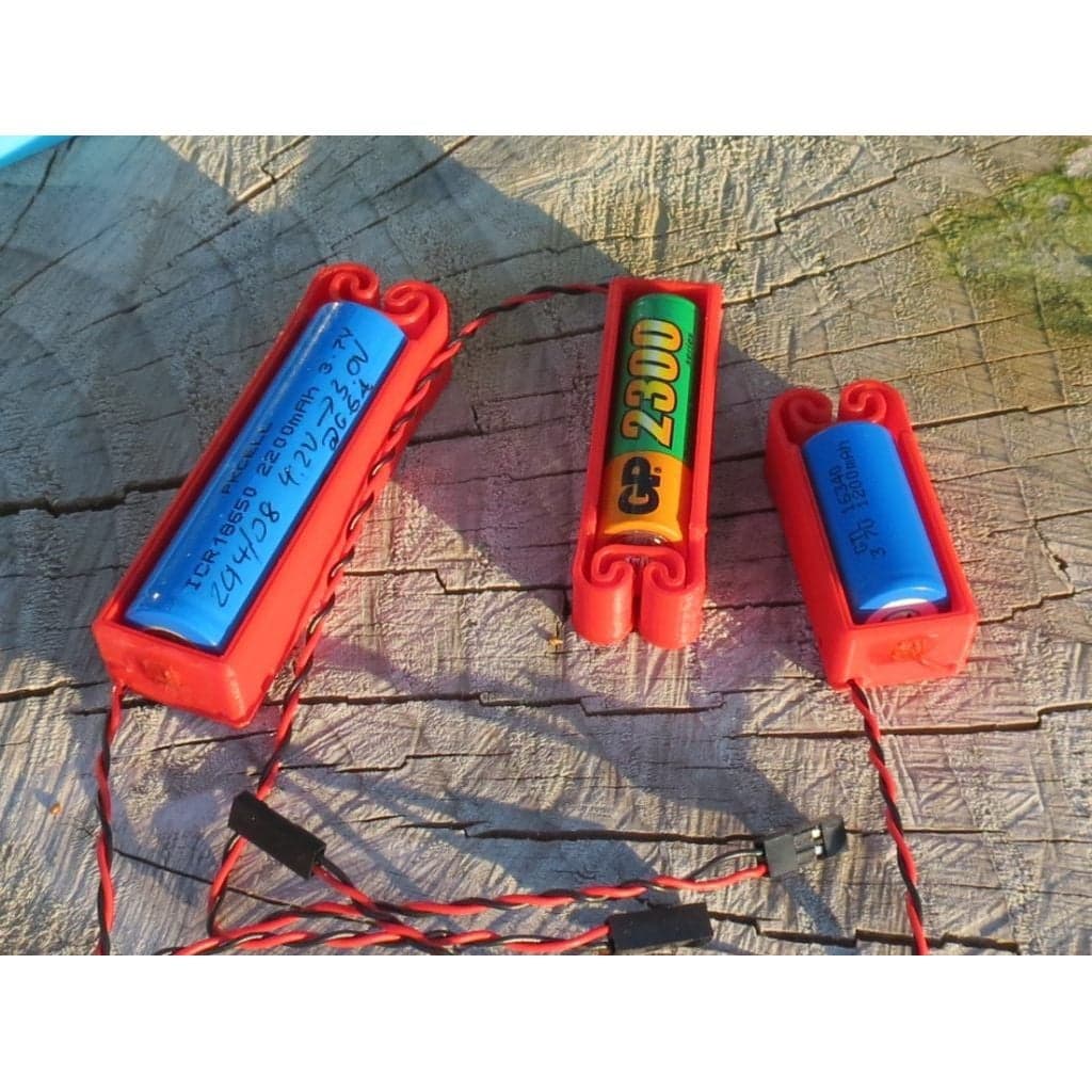 Figura 3D personalizada de Flexing battery holders with integrated spring · Pasatiempo en PLA — imagen 2