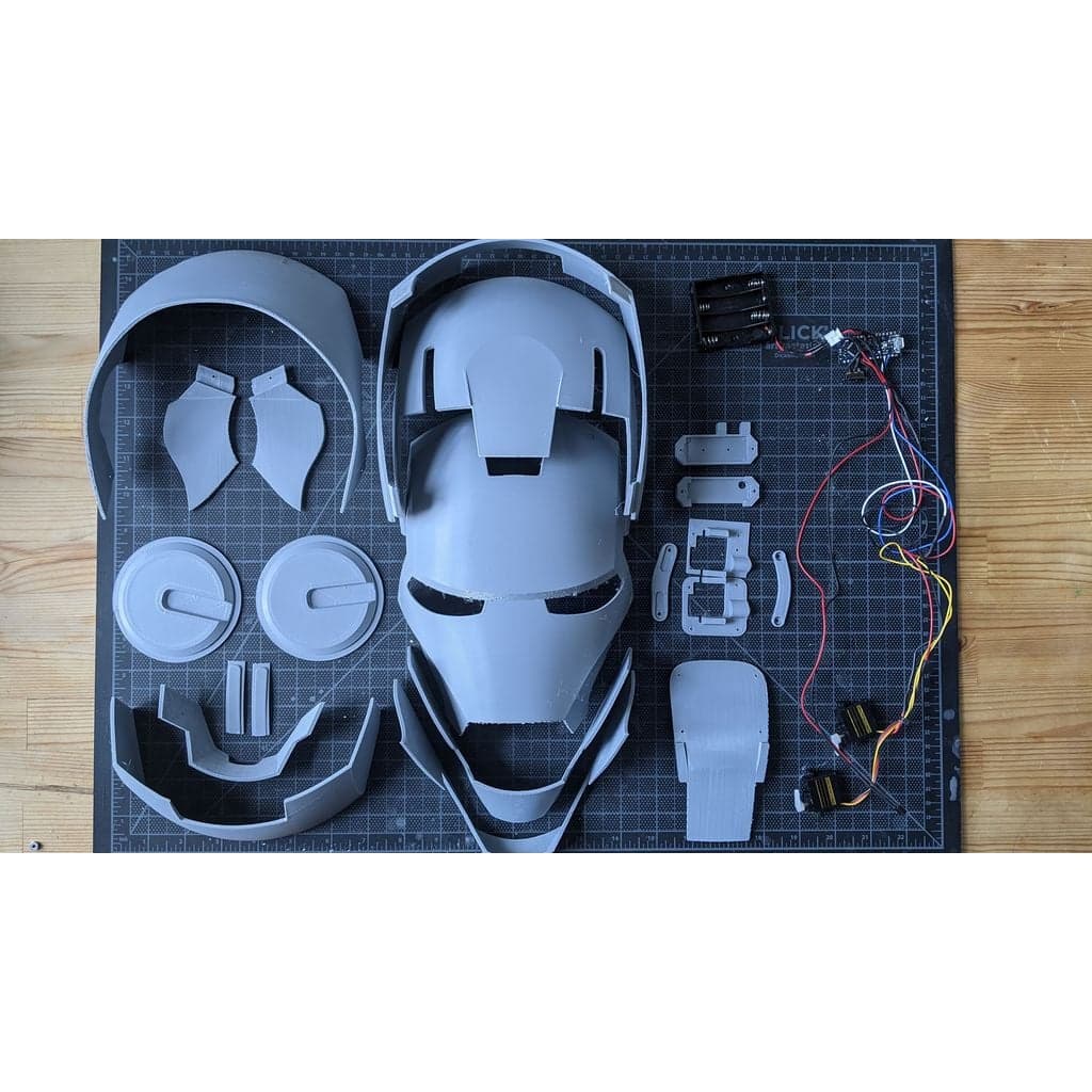 Figura 3D personalizada de Iron Man Helmet, Articulated, Wearable · Pasatiempo en PLA — imagen 3
